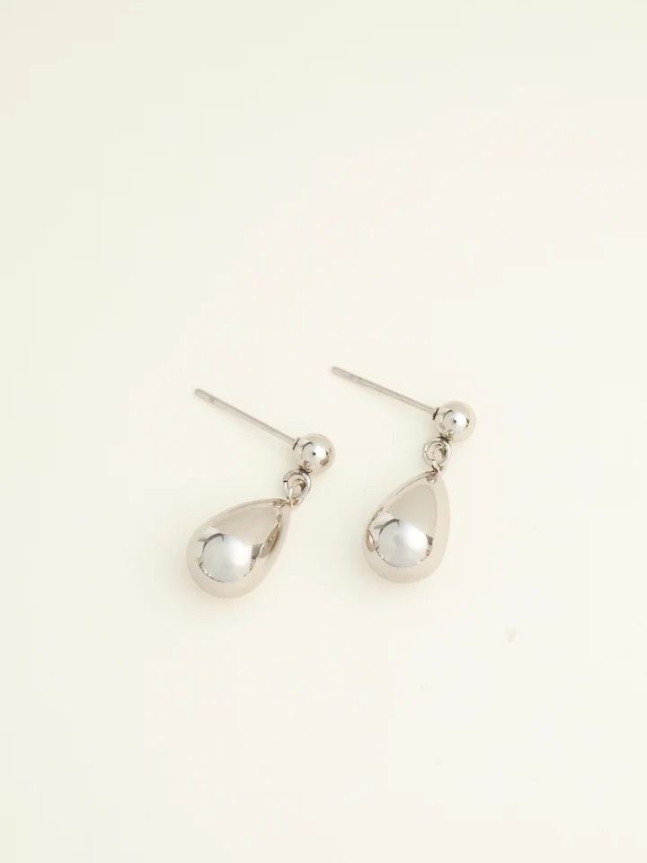 Dorothy Water Drop Earrings (Silver)